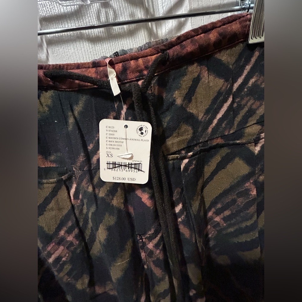 NWT FREE PEOPLE Hudson Canyon Printed Pants-Brown Combo/Animal Plaid XS - Picture 7 of 8